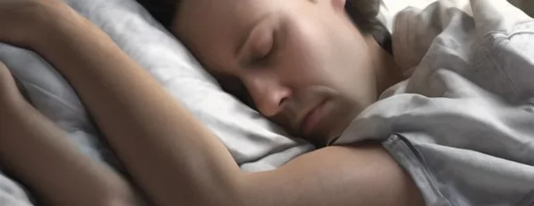 Figyelmeztet az orvos: ha a jobb oldaladon alszol, azzal komoly károkat okozol a szervezetednek