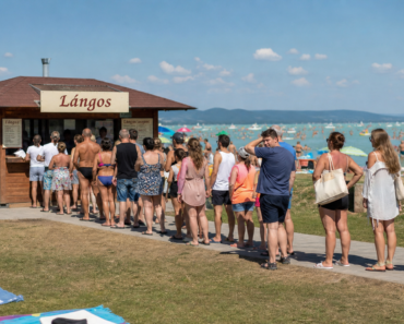 Óriási volt a sor a lángososnál a strandon, ideges lettem: mikor megláttam a kiírást, nagyon elszégyelltem magam