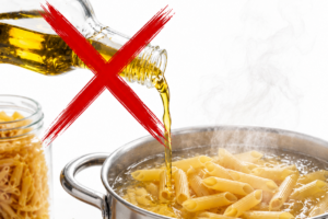🍝 Miért nem érdemes automatikusan olajat önteni a tészta főzővizébe?