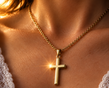 ✝️ Mit jelenthet, ha keresztet hordasz a nyakadban? A régi hiedelem szerint az sem mindegy, kitől kaptad